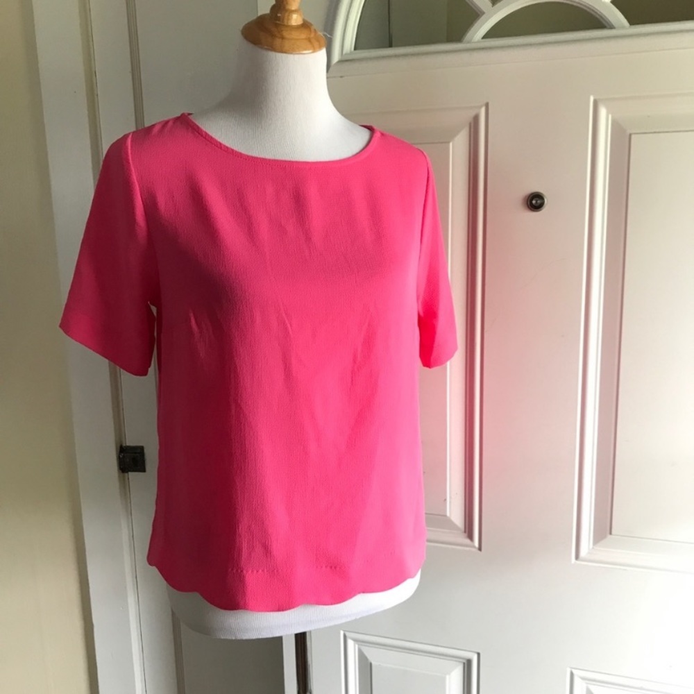 Bobeau scalloped hem blouse